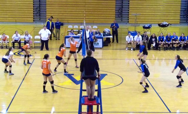 Varsity Volleyball Loses to Fort Defiance