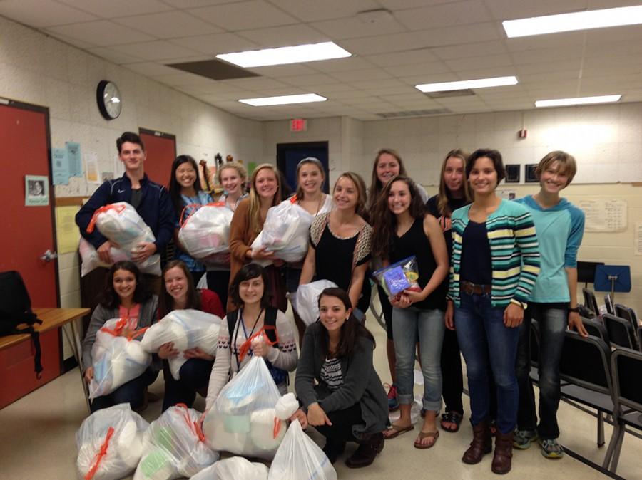 Key Club Donates 100 Meal Packets