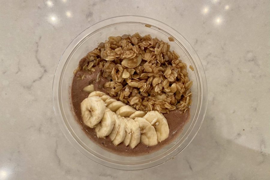 Enjoy the delicious house-made granola on top of the smoothie bowls at the Juice Laundry!