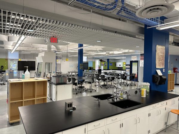 The Tri-Lab combines 3 different classrooms and a hallway into one space with an innovative structure.
